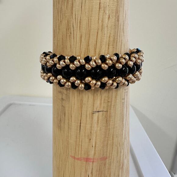 Handmade Black & Gold Beaded Bracelet Magnetic Clasp Gift Box Jewelry - Picture 4 of 9